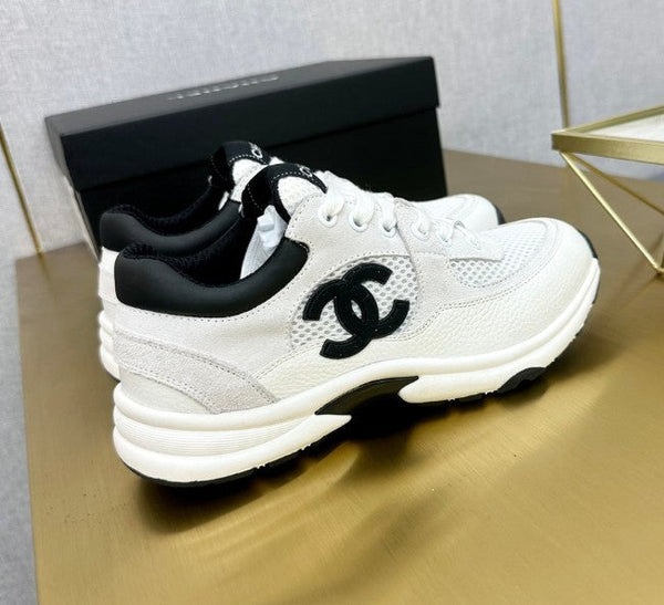 WOMEN'S SHOES