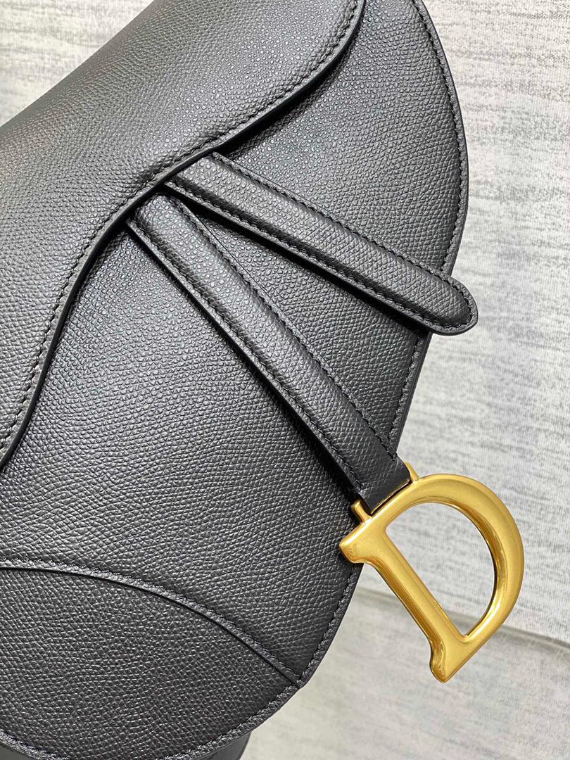 Elegant Curved Saddle Shoulder Bag